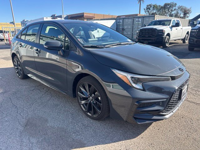 Used 2025 Toyota Corolla SE FWD image 3