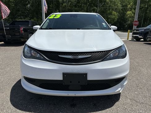 Used 2023 Chrysler Voyager LX FWD image 11