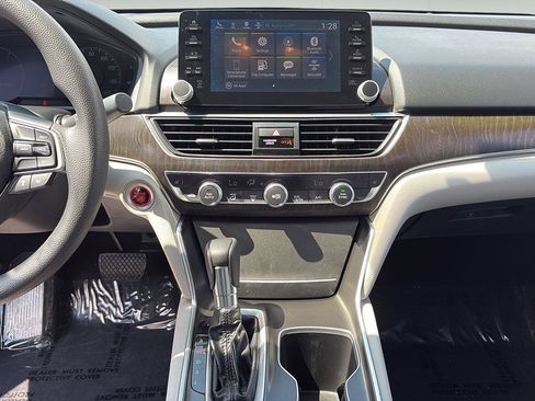 Used 2018 Honda Accord EX image 13