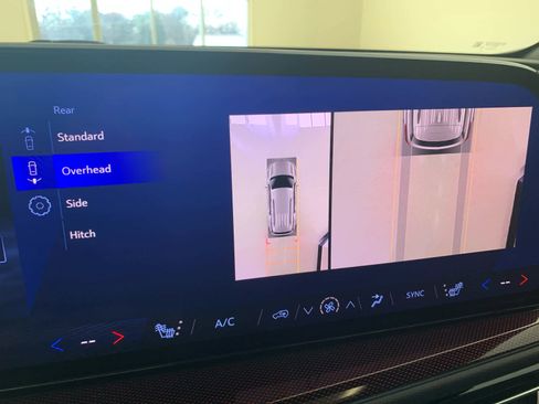 Used 2024 Chevrolet Traverse Z71 w/ Enhanced Driving Package image 38