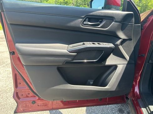 Used 2023 Nissan Pathfinder SV w/ SV Premium Package AWD/4WD image 20