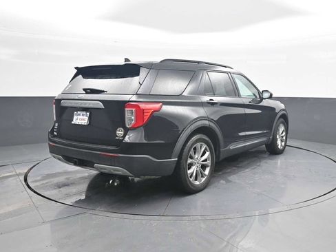 Used 2021 Ford Explorer XLT w/ Equipment Group 202A image 7