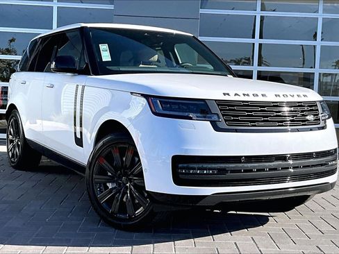 New 2026 Land Rover Range Rover SE image 2