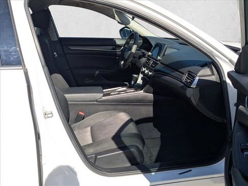 Used 2019 Honda Accord LX image 18