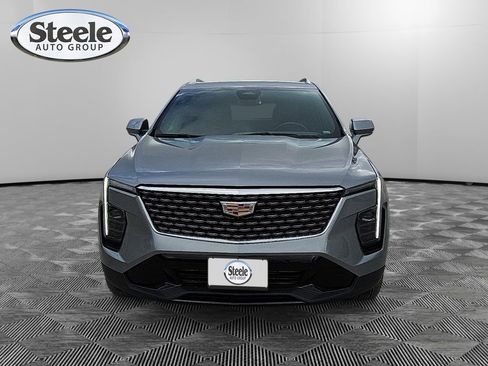 Used 2025 Cadillac XT4 Premium Luxury image 8