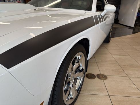 Used 2014 Dodge Challenger R/T Plus RWD image 24