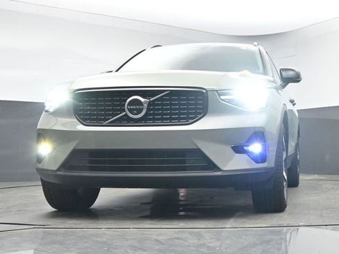 Used 2023 Volvo XC40 B5 Plus w/ Driver Assist Package image 12
