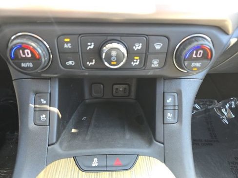 Used 2018 GMC Acadia Denali w/ Technology Package AWD/4WD image 17