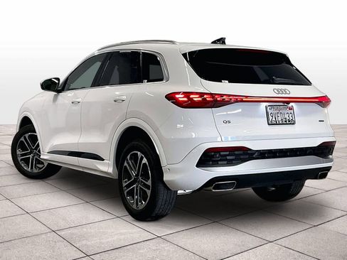 Certified 2025 Audi Q5 Premium w/ Convenience Package AWD/4WD image 13