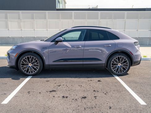 Certified 2025 Porsche Macan 4 Electric AWD/4WD image 2