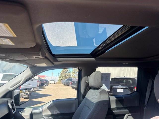 Used 2016 Ford F150 XLT w/ Equipment Group 302A Luxury AWD/4WD image 3