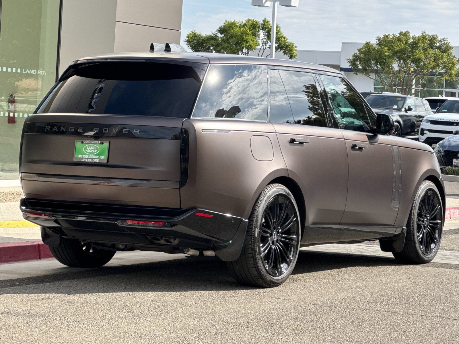 Used 2025 Land Rover Range Rover Autobiography AWD/4WD image 6