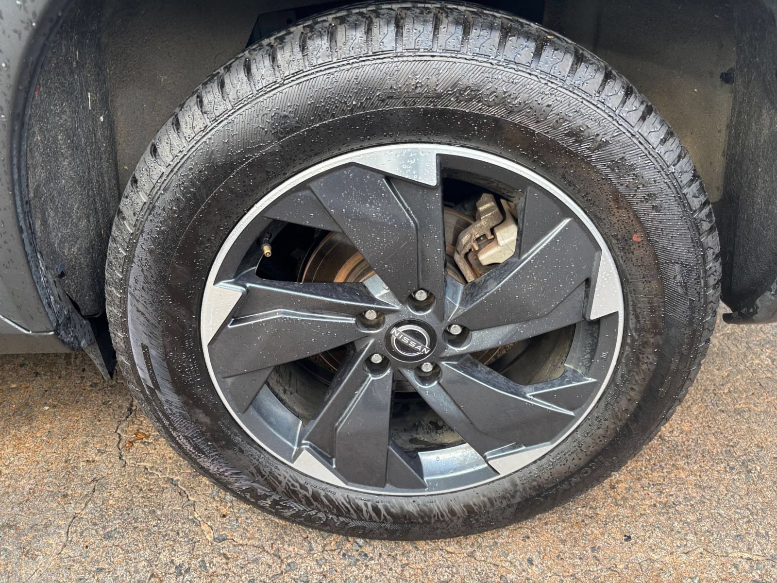Used 2025 Nissan Rogue SV AWD/4WD image 26