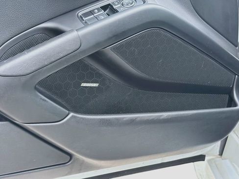 Used 2017 Porsche 718 Boxster RWD image 21