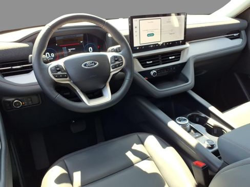 New 2026 Ford Explorer Active AWD/4WD image 6