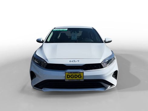 Used 2022 Kia Forte LXS w/ LXS Technology Package FWD image 8