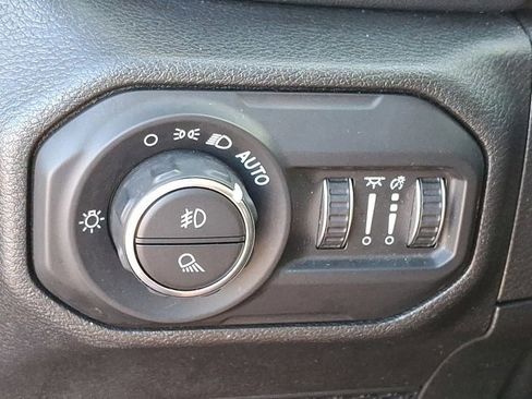 Certified 2021 Jeep Gladiator Overland image 31