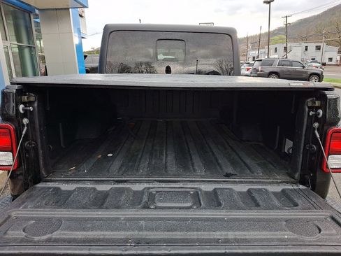 Used 2022 Jeep Gladiator Overland w/ Popular Equipment Package image 29