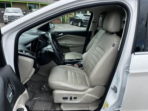 Used 2015 Ford Escape Titanium w/ Equipment Group 301A AWD/4WD image 9