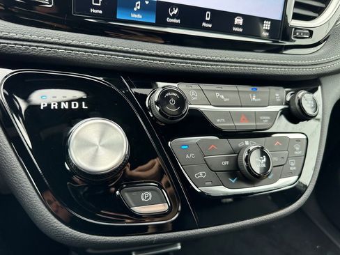 New 2026 Chrysler Pacifica Select FWD image 20