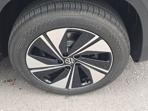 New 2026 Volkswagen Taos SE AWD/4WD image 9