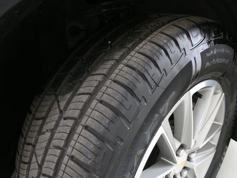 Used 2023 Chevrolet Traverse LT w/ LPO, Floor Liner Package AWD/4WD image 34