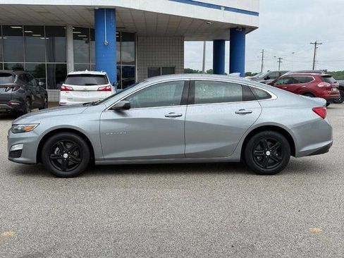 Used 2024 Chevrolet Malibu LT FWD image 2