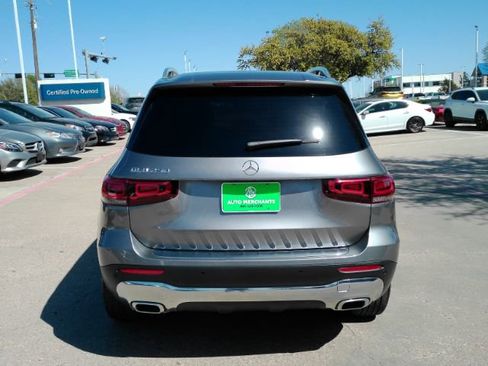 Used 2020 Mercedes-Benz GLB 250 w/ Premium Package image 10