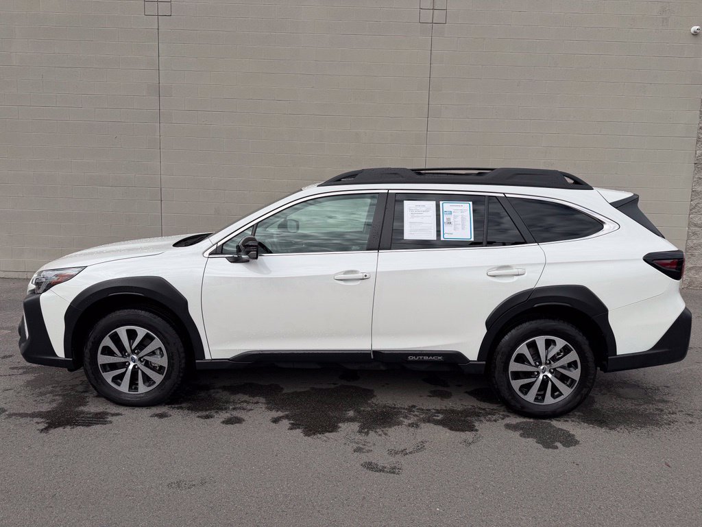 Used 2024 Subaru Outback Premium AWD/4WD image 2