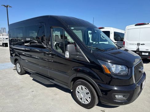 Used 2025 Ford Transit 350 XLT RWD image 7