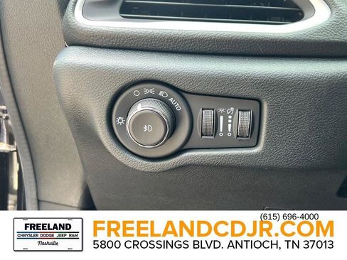 New 2026 Chrysler Pacifica Select image 15