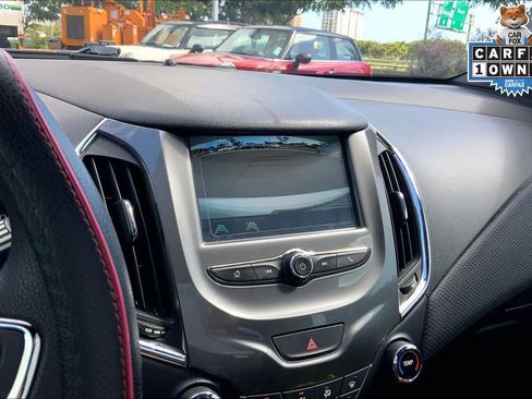 Used 2018 Chevrolet Cruze LT w/ Redline Edition image 19
