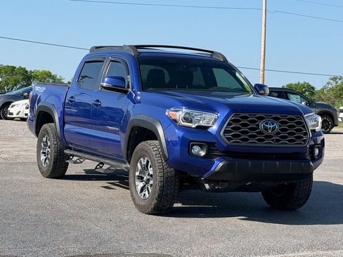 Used 2022 Toyota Tacoma TRD Off-Road image 2