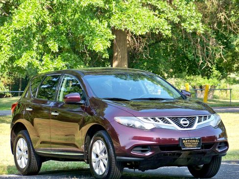 Used 2014 Nissan Murano S image 4