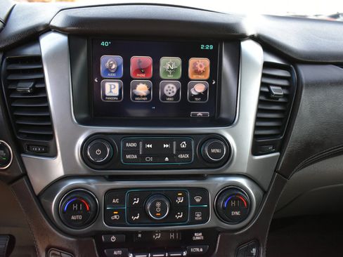 Used 2015 Chevrolet Suburban LTZ image 20