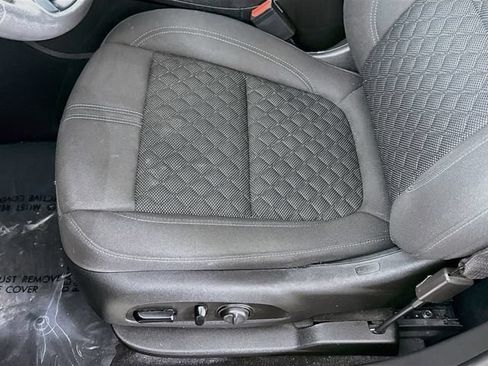 Used 2021 Chevrolet Blazer LT FWD image 18