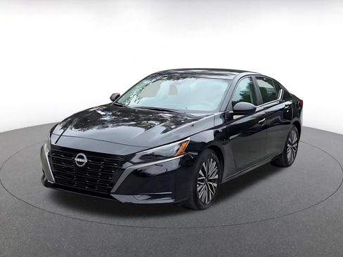 Used 2026 Nissan Altima 2.5 SV FWD image 7