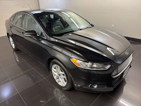 Used 2014 Ford Fusion SE w/ Equipment Group 202A FWD image 1