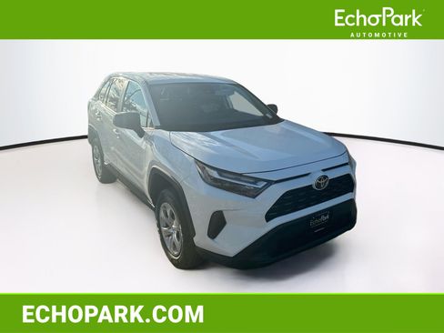 Used 2025 Toyota RAV4 LE AWD/4WD image 1