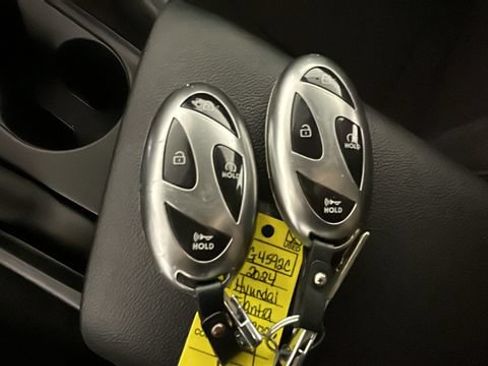 Certified 2024 Hyundai Elantra SEL FWD image 20
