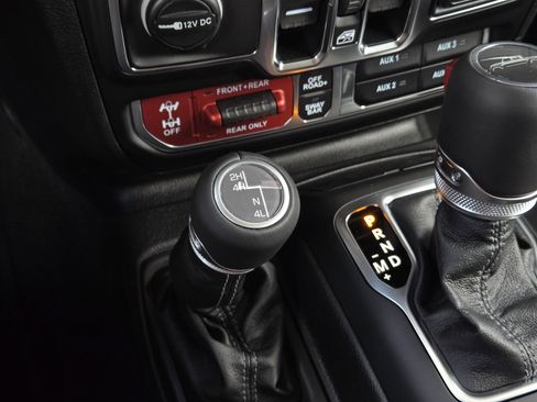 New 2025 Jeep Gladiator Rubicon w/ Convenience Group image 10