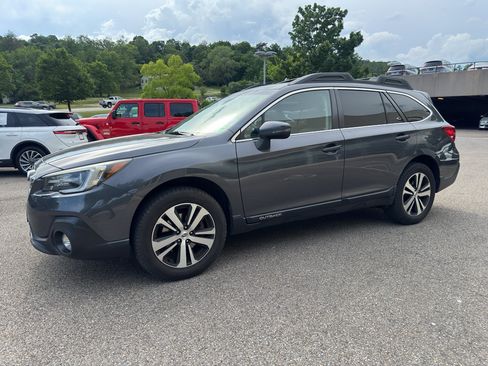 Used 2019 Subaru Outback 2.5i Limited AWD/4WD image 3