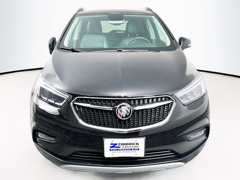 Used 2018 Buick Encore Essence image 2