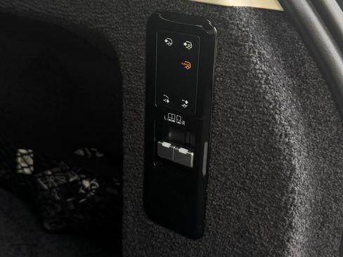 Used 2022 Land Rover Range Rover SE image 48