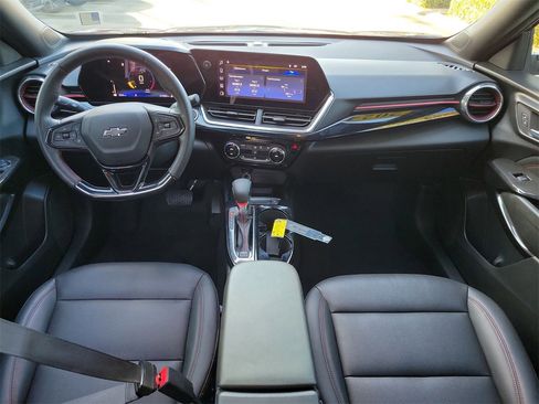 Certified 2024 Chevrolet Trax RS w/ Sunroof Package image 13