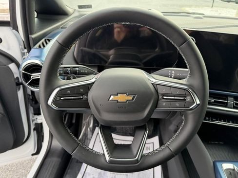 New 2026 Chevrolet Equinox EV LT image 25