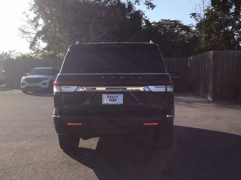 Used 2024 Lincoln Navigator Reserve image 6
