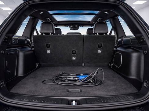 Used 2024 Jeep Grand Cherokee Limited 4xe w/ Luxury Tech Group II image 9