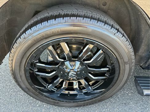 Used 2024 Ford Expedition Limited AWD/4WD image 28