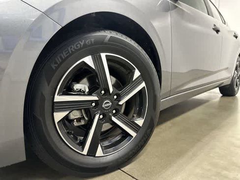 Used 2025 Nissan Sentra SV FWD image 28